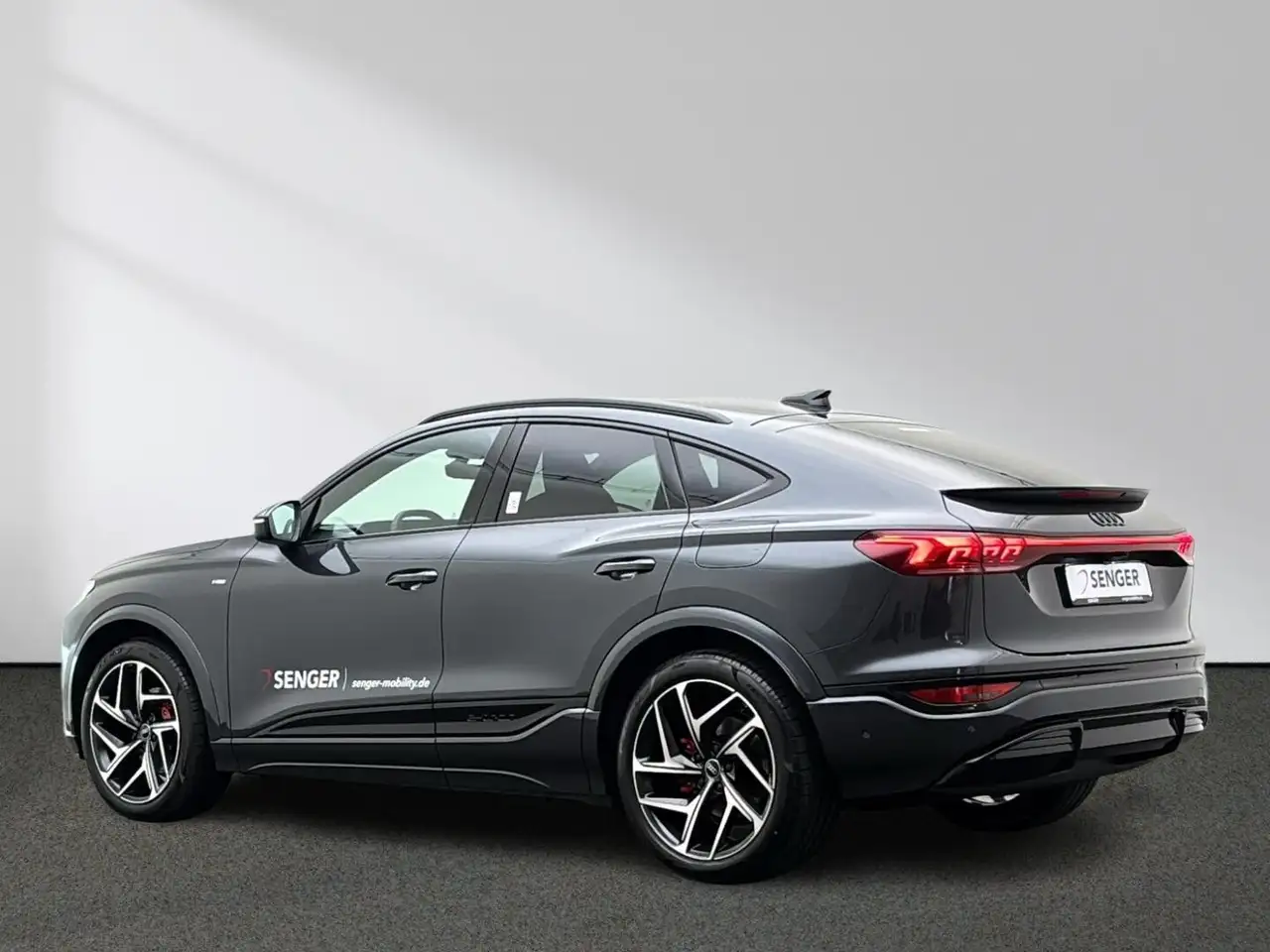 Audi Q6 3