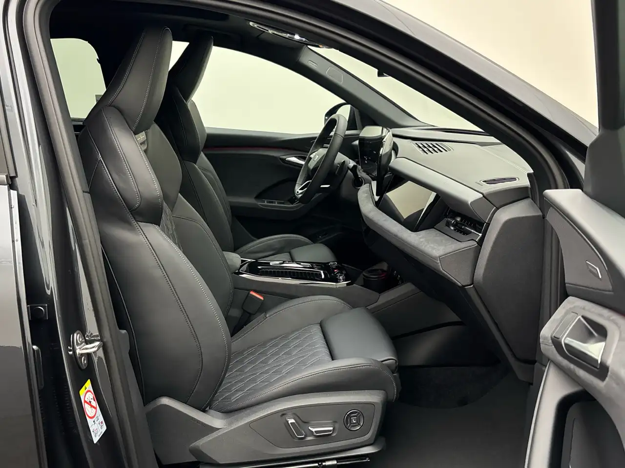 Audi Q6 10