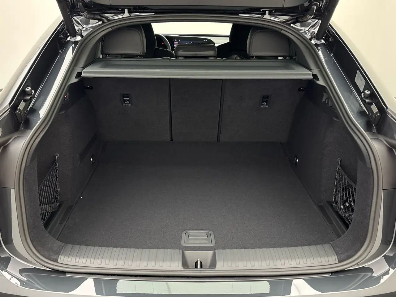 Audi Q6 13