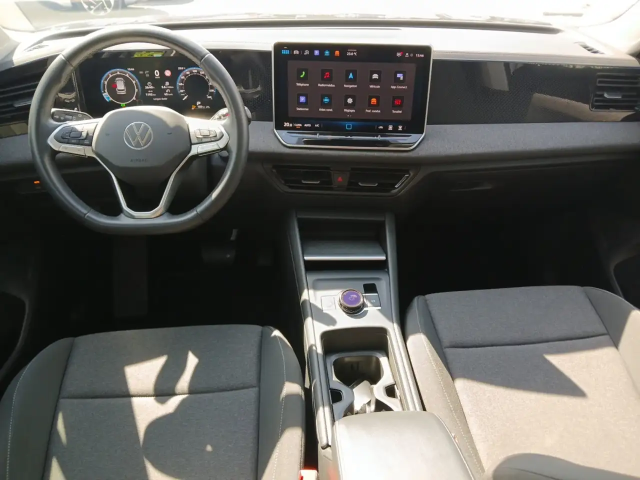 Volkswagen Tiguan 9