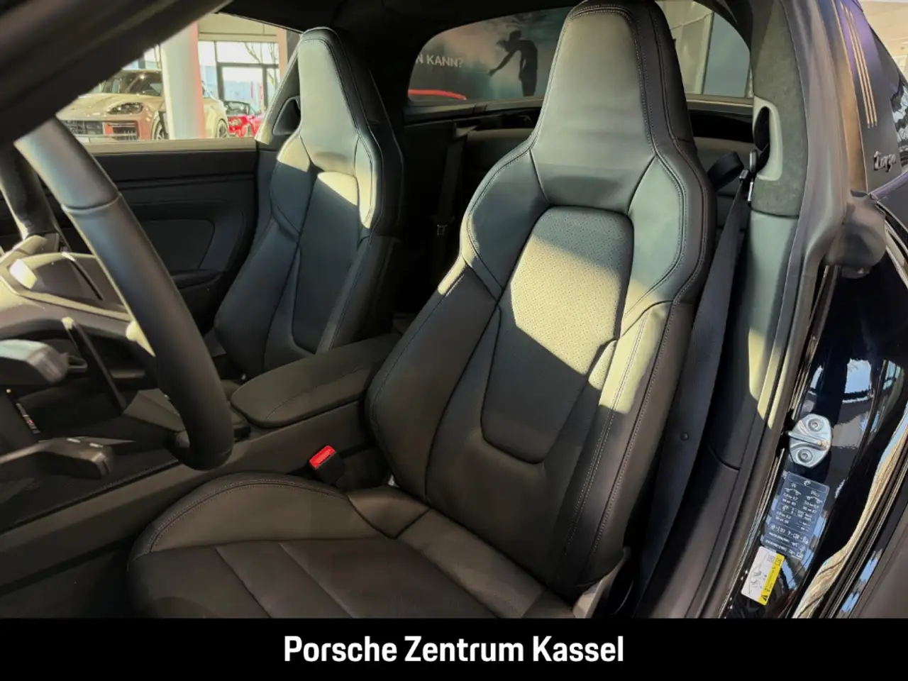 Porsche 992 911 12