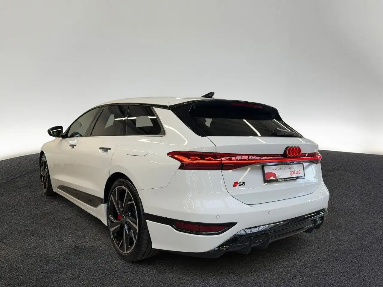 Audi S6 4