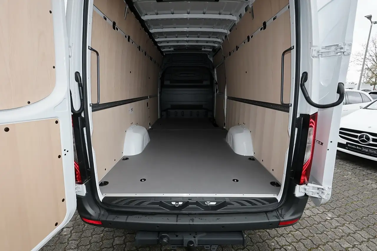 Mercedes-Benz Sprinter 317 9