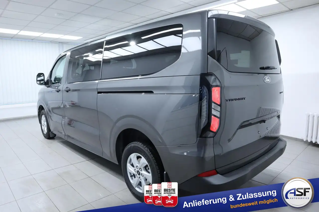 Ford Tourneo 8