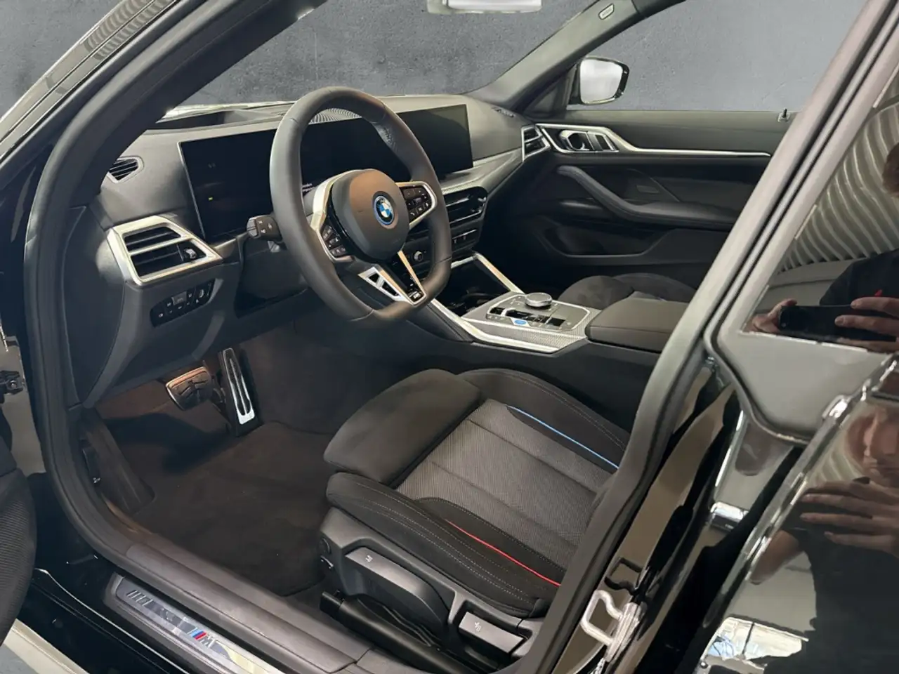 BMW i4 8
