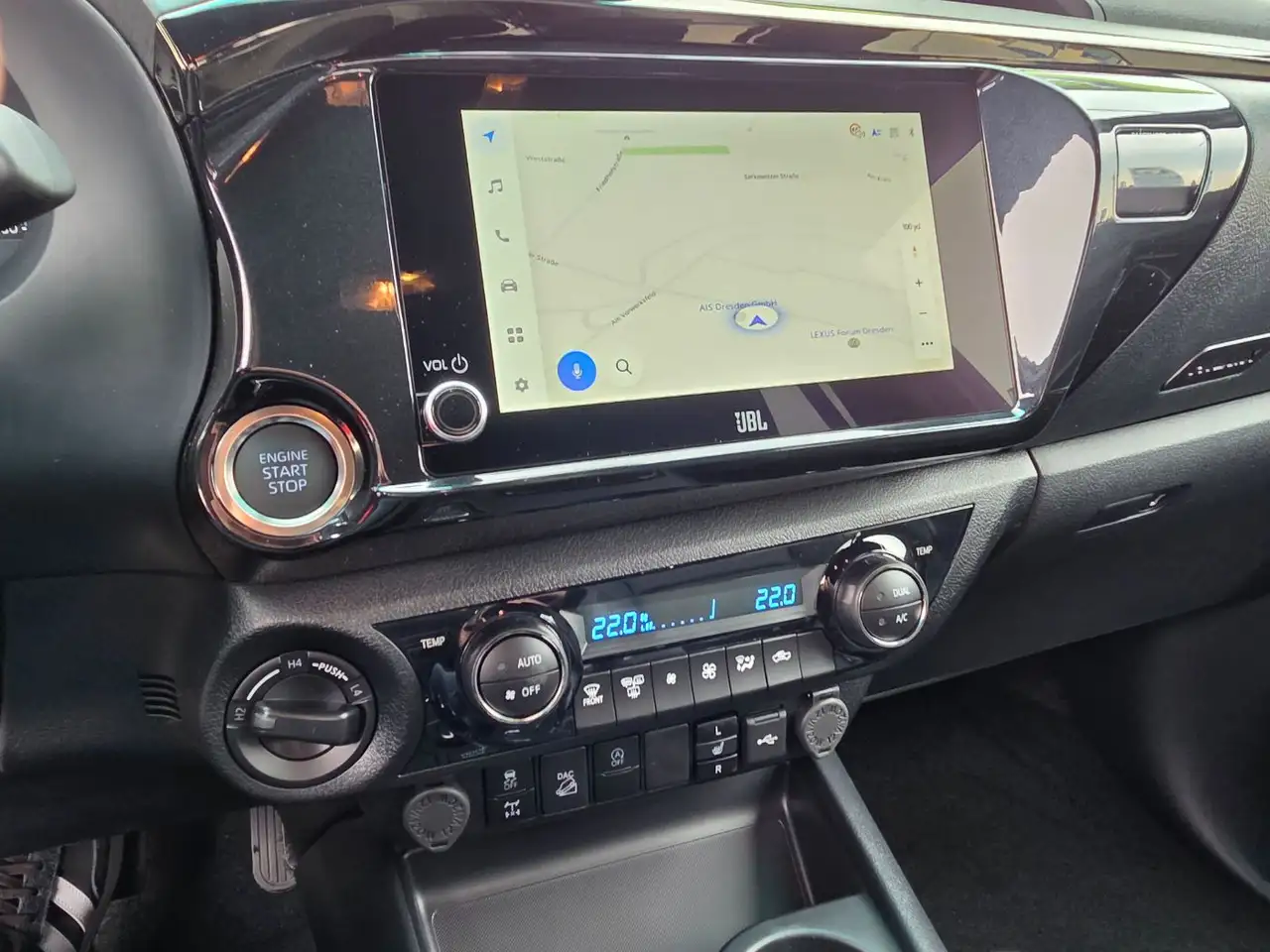 Toyota Hilux 12