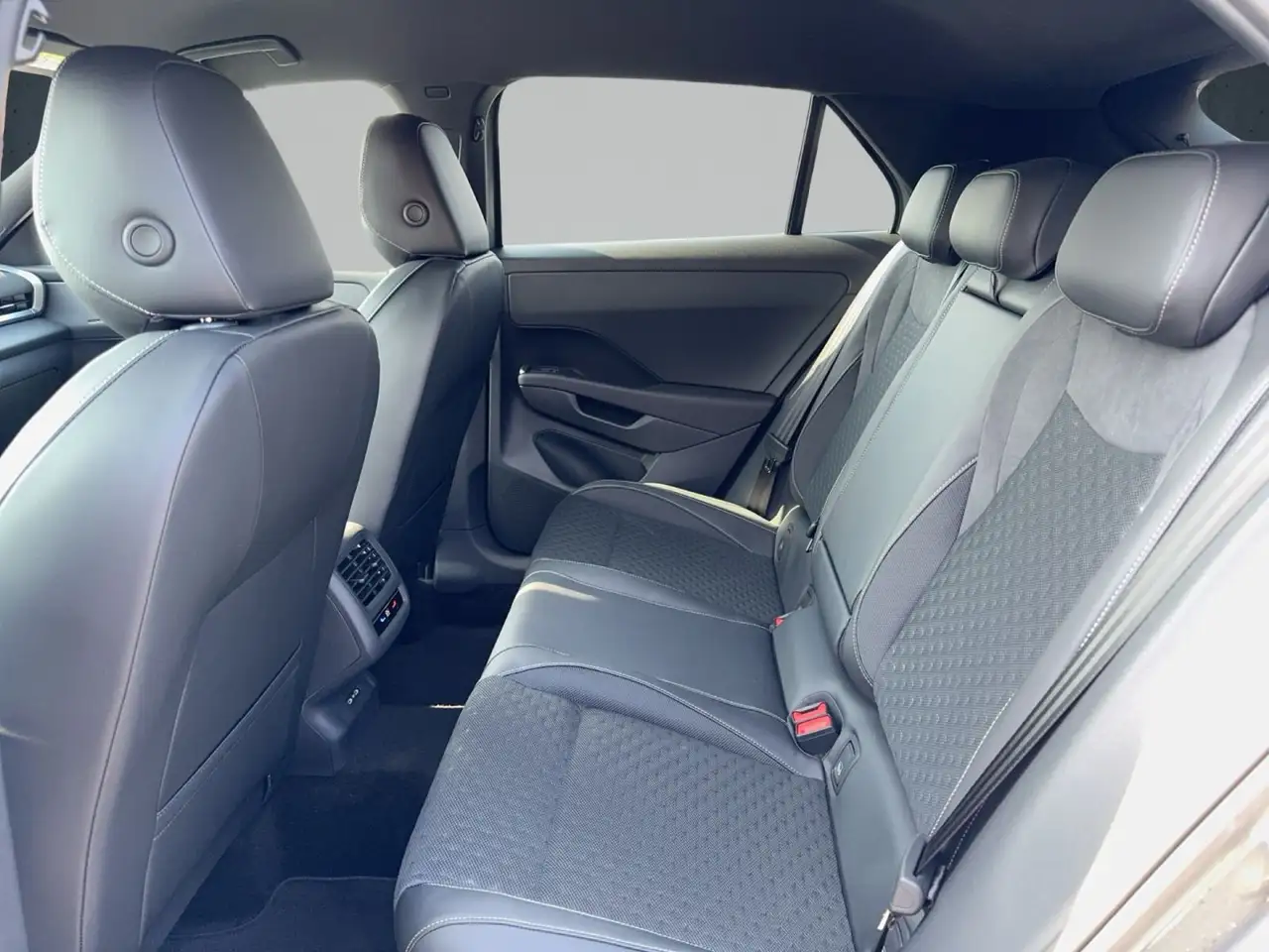 Volkswagen T-Roc 12