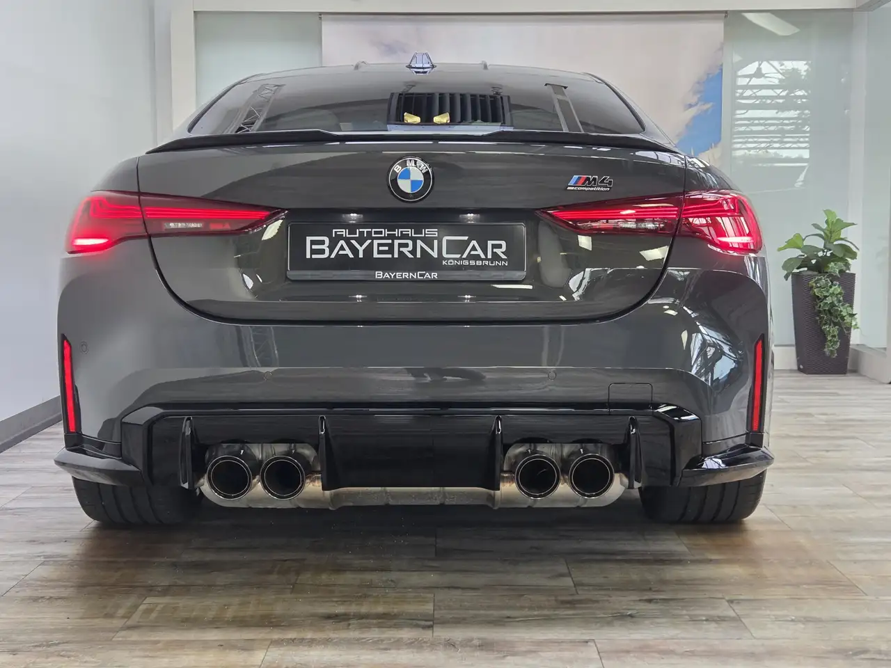 BMW M4 6