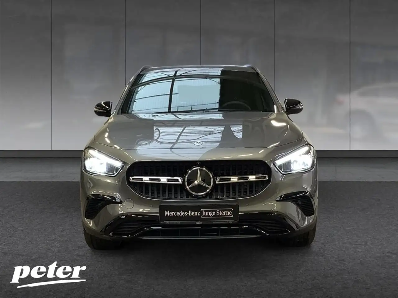 Mercedes-Benz GLA 200 2