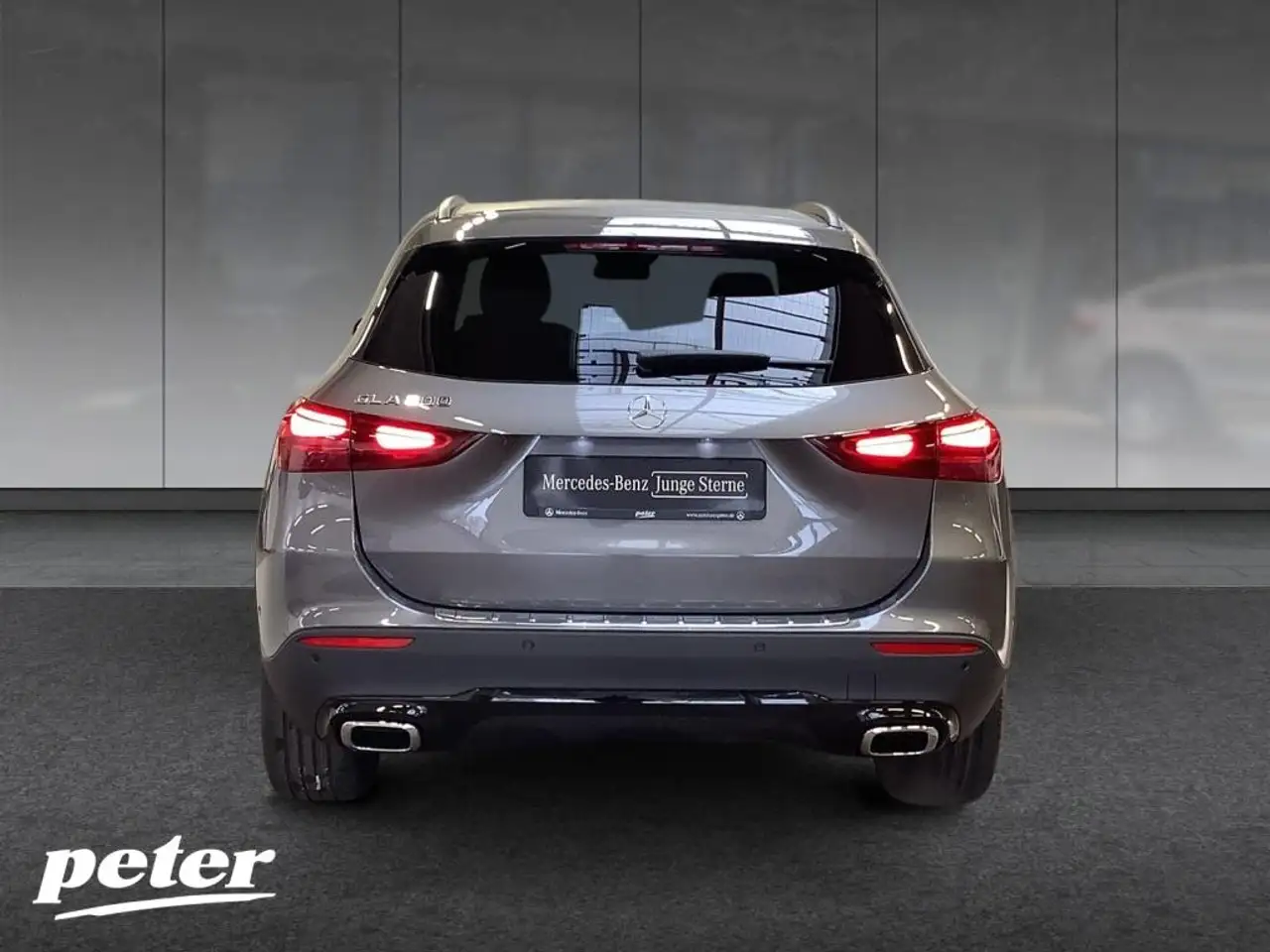 Mercedes-Benz GLA 200 4