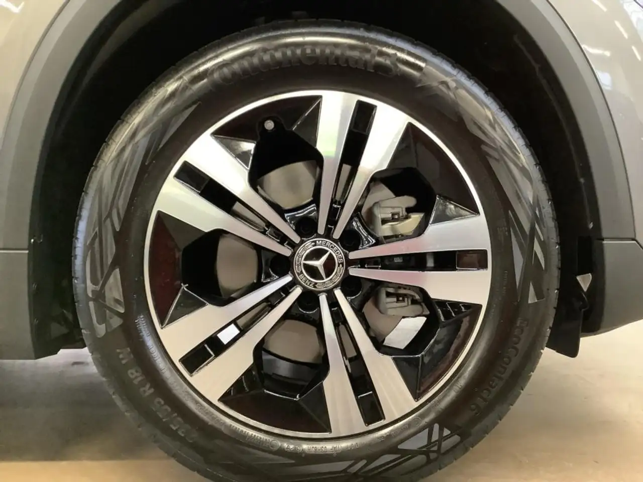 Mercedes-Benz GLA 200 5