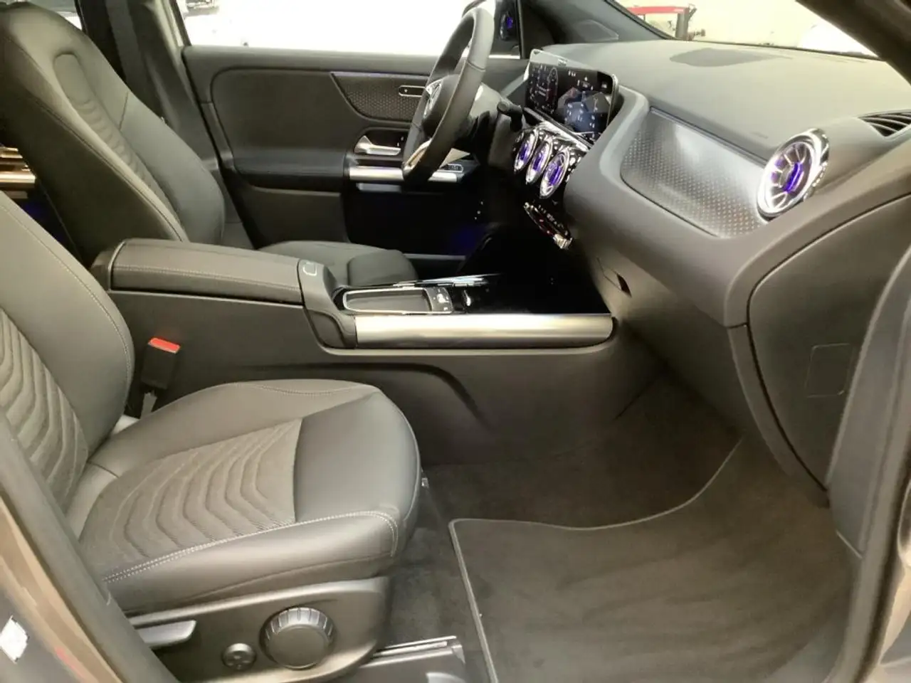 Mercedes-Benz GLA 200 6