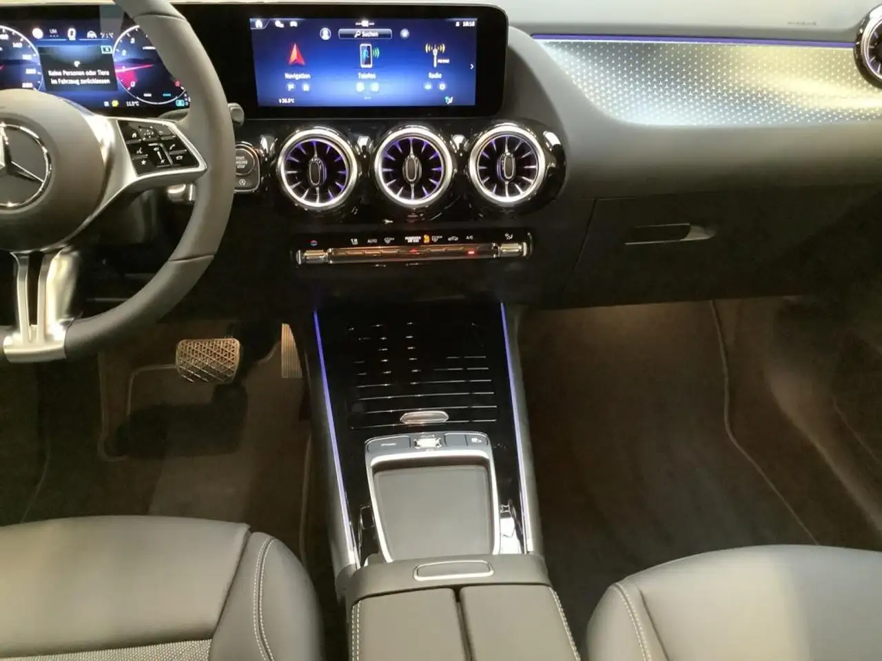 Mercedes-Benz GLA 200 7