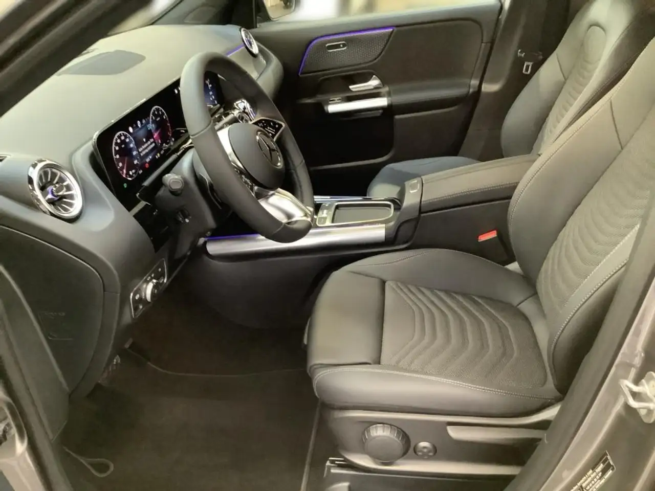 Mercedes-Benz GLA 200 8