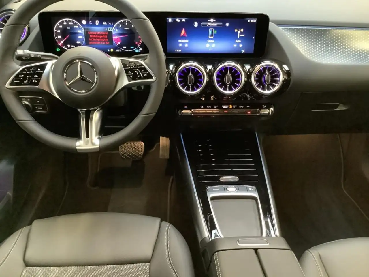 Mercedes-Benz GLA 200 12