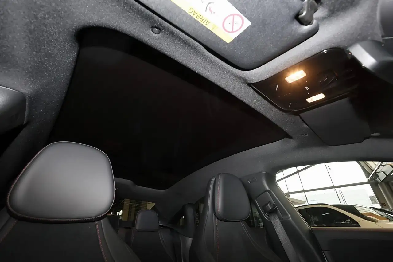 Mercedes-Benz CLA 200 7