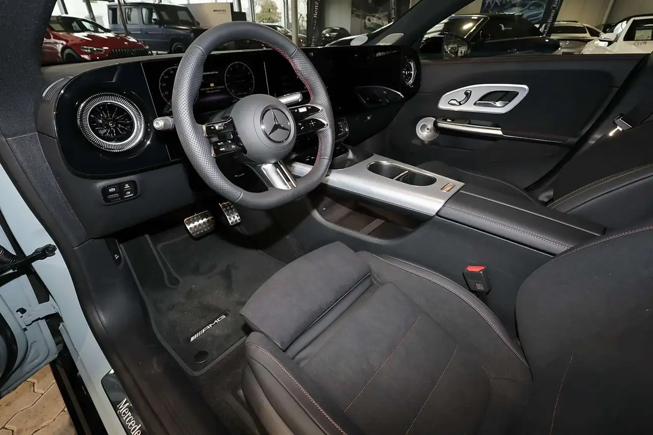 Mercedes-Benz CLA 200 8