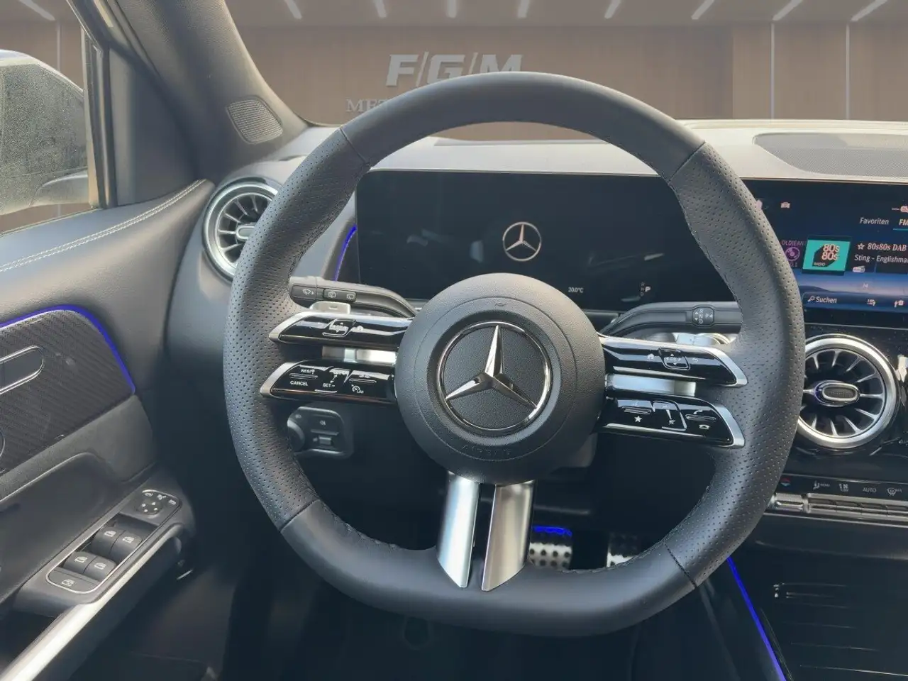 Mercedes-Benz GLB 250 10