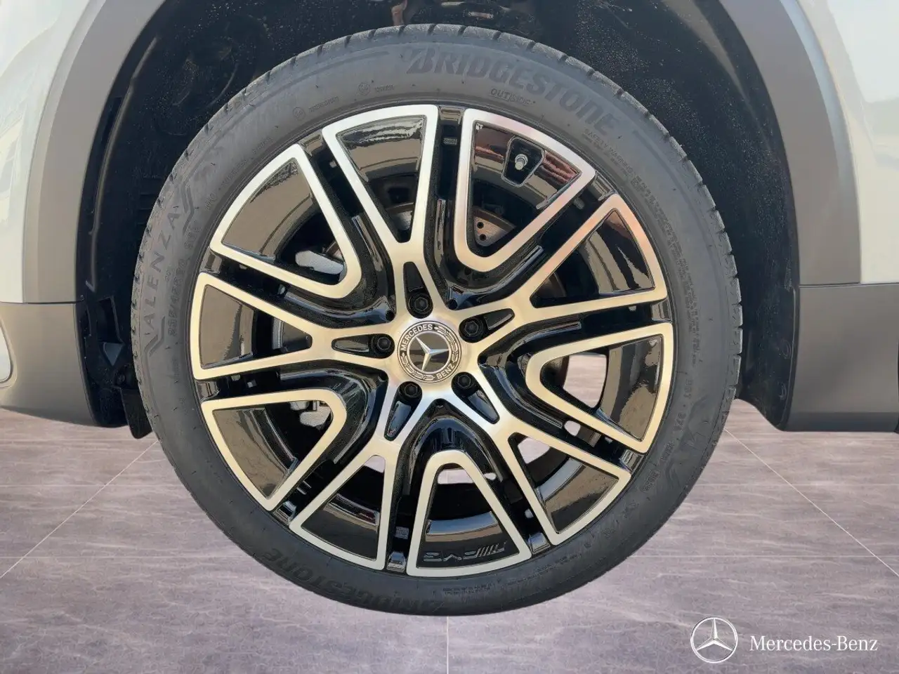 Mercedes-Benz GLB 250 12
