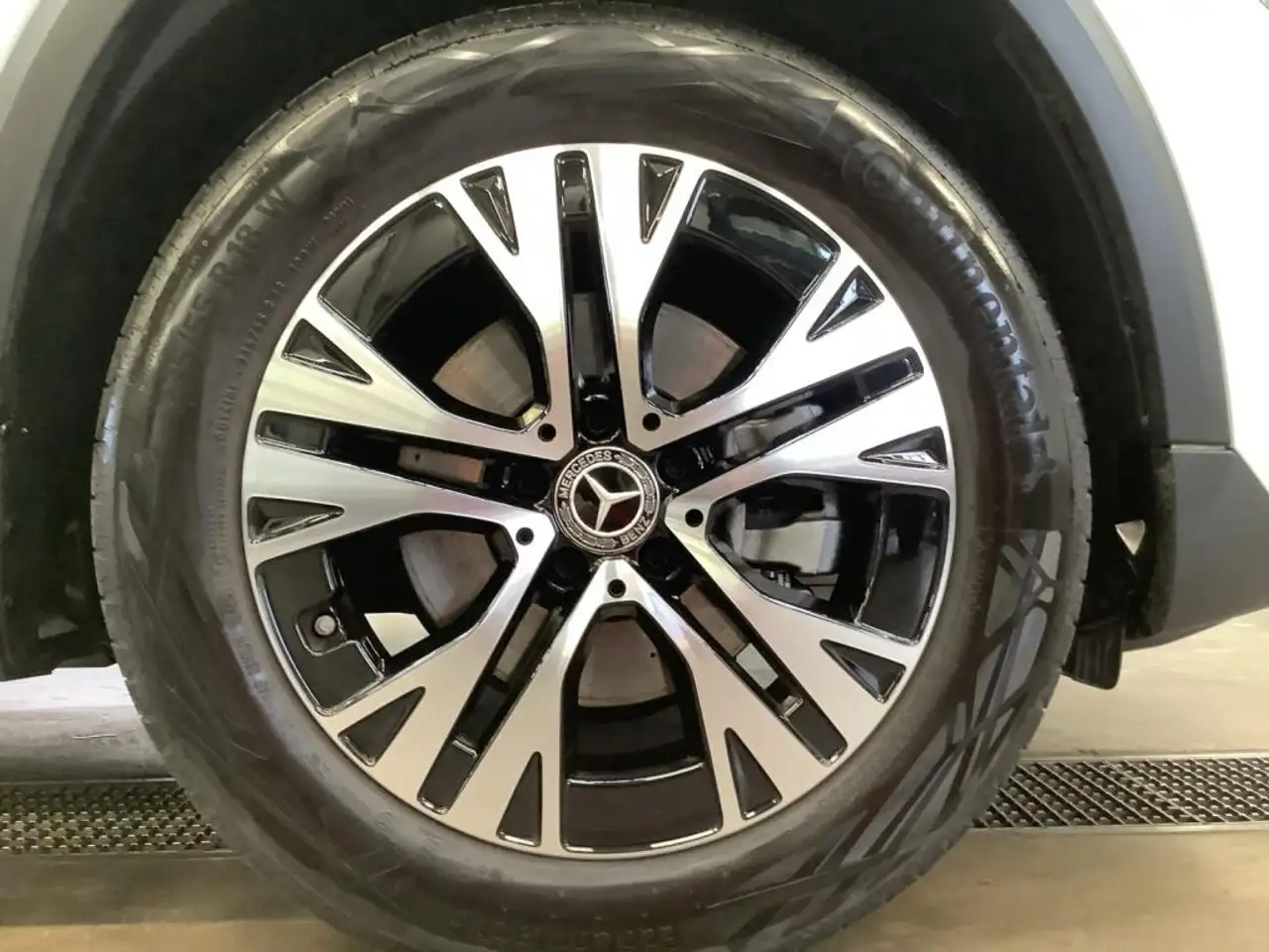 Mercedes-Benz GLA 180 5