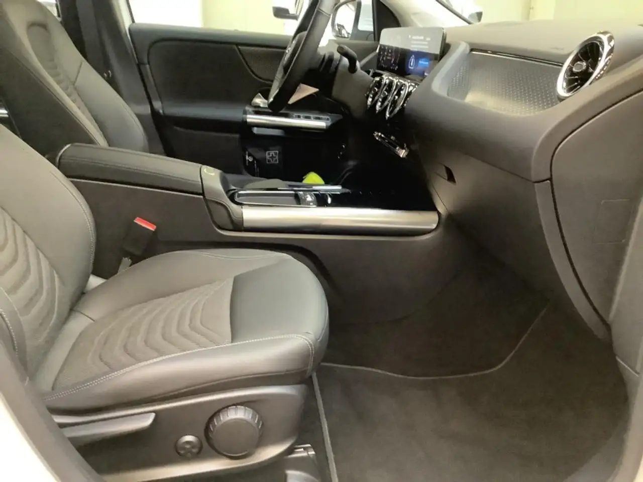 Mercedes-Benz GLA 180 6