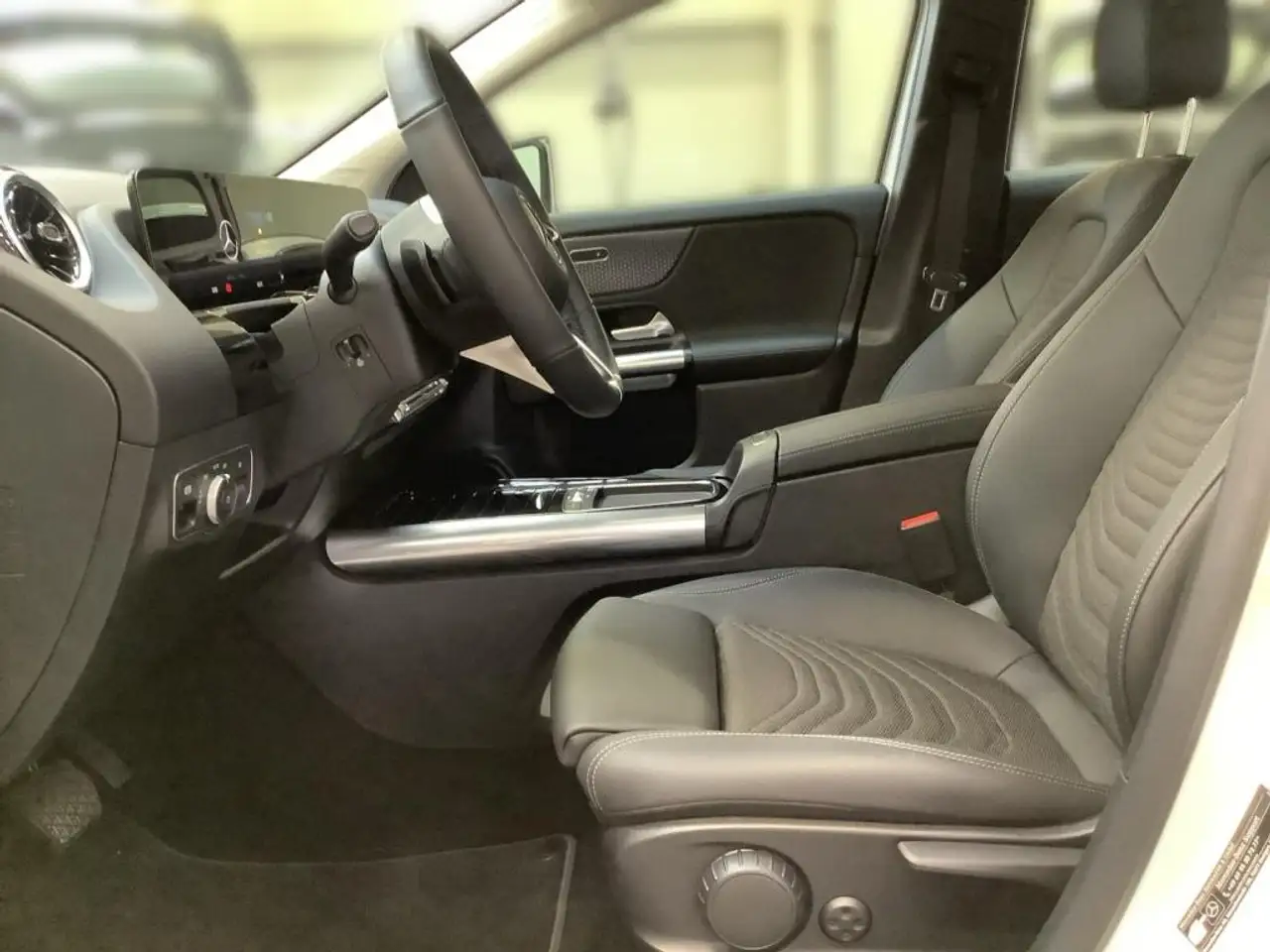 Mercedes-Benz GLA 180 8