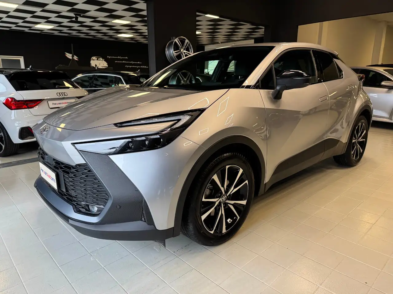 Toyota C-HR 2