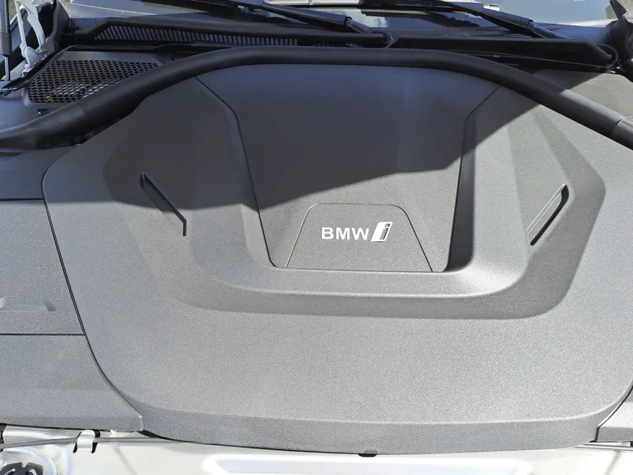 BMW i4 8