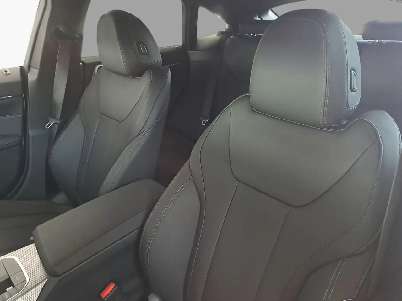 BMW i4 11