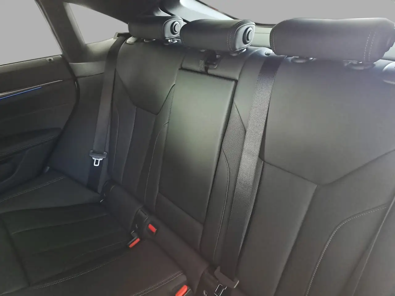 BMW i4 12