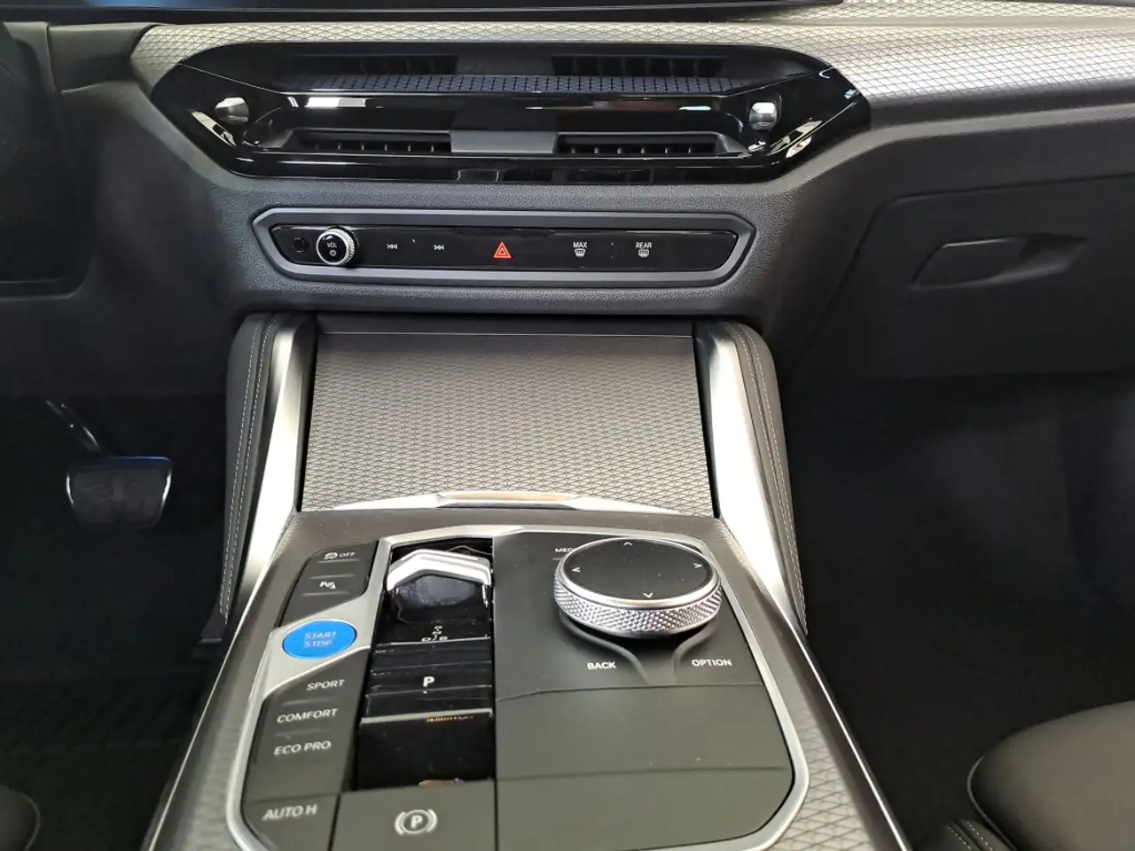 BMW i4 15