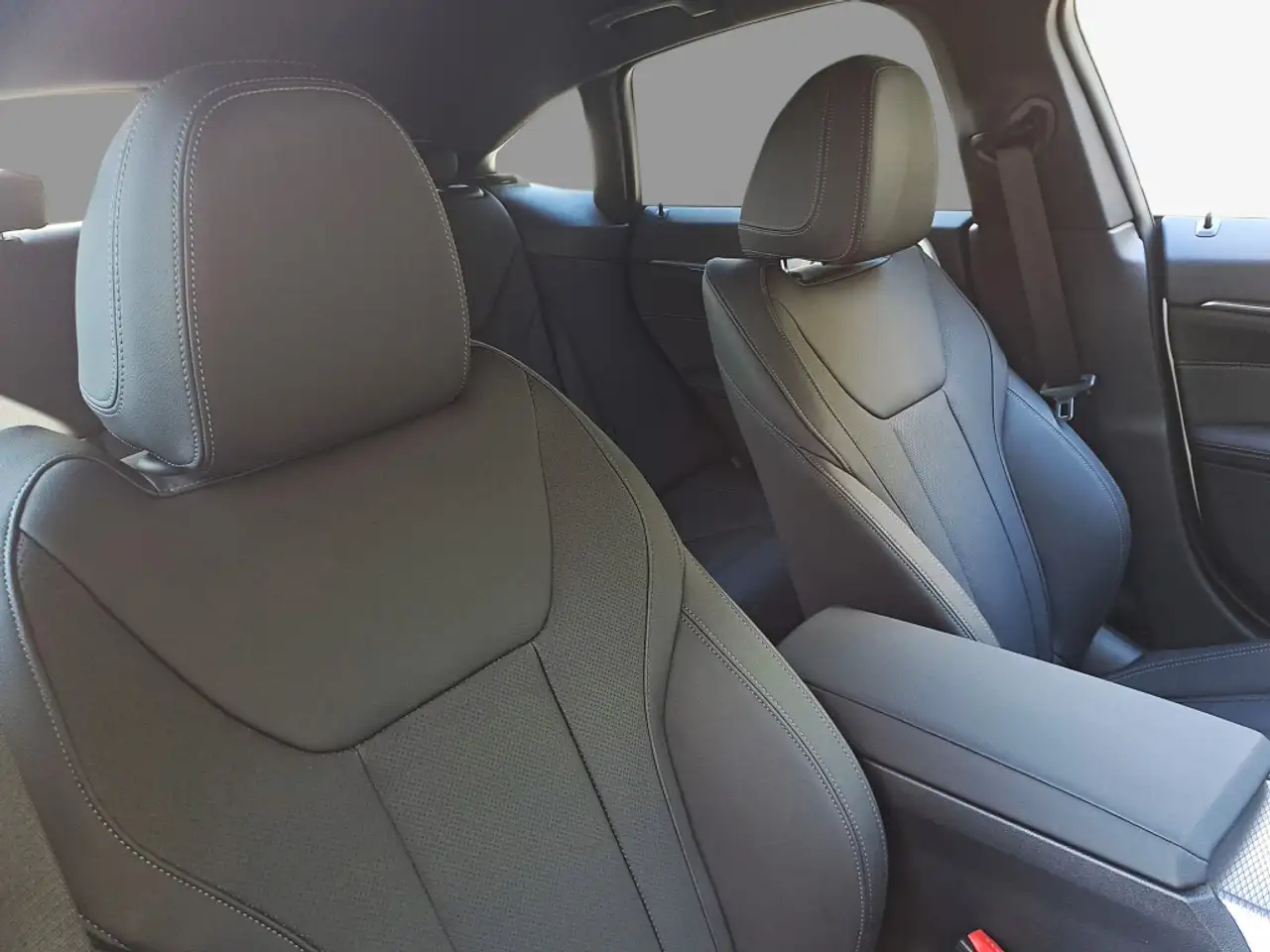 BMW i4 16