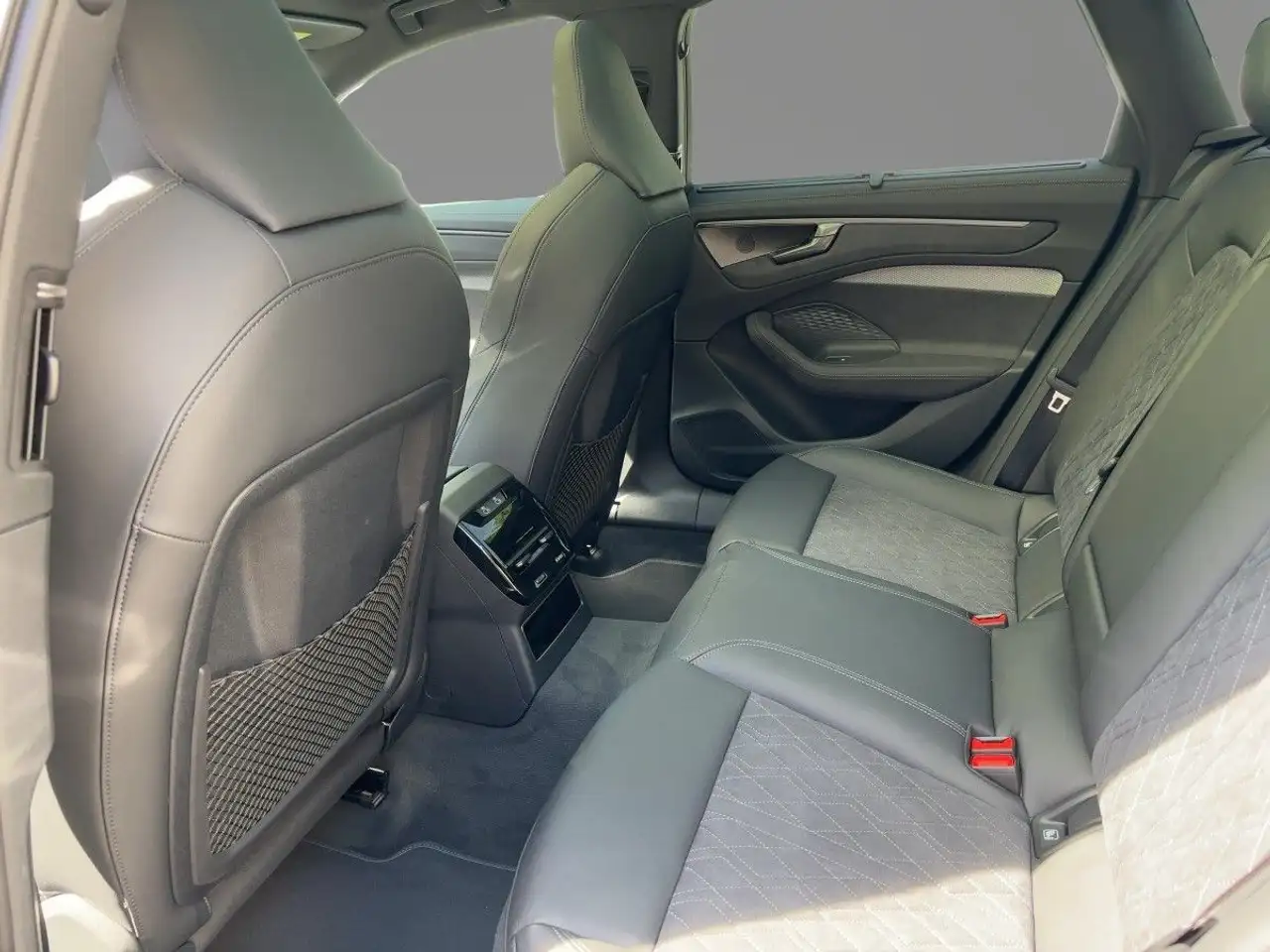 Audi A6 8