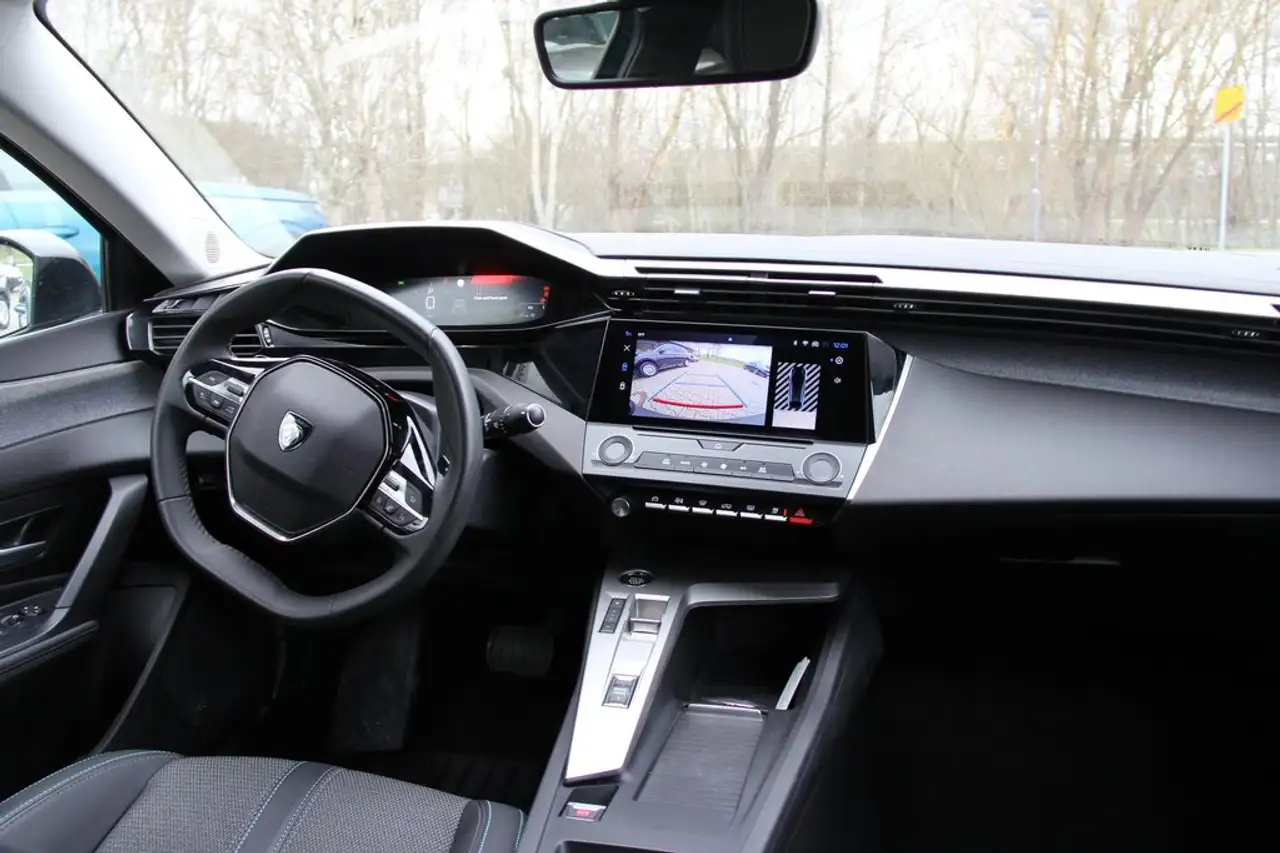 Peugeot 408 3