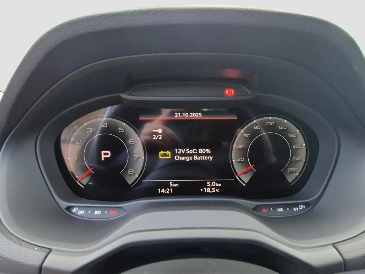Audi Q2 11