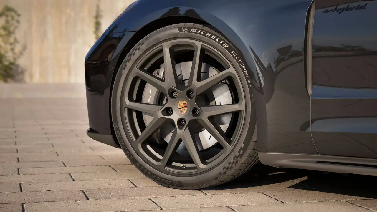 Porsche Panamera 4 5