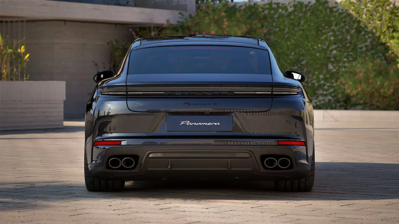 Porsche Panamera 4 7