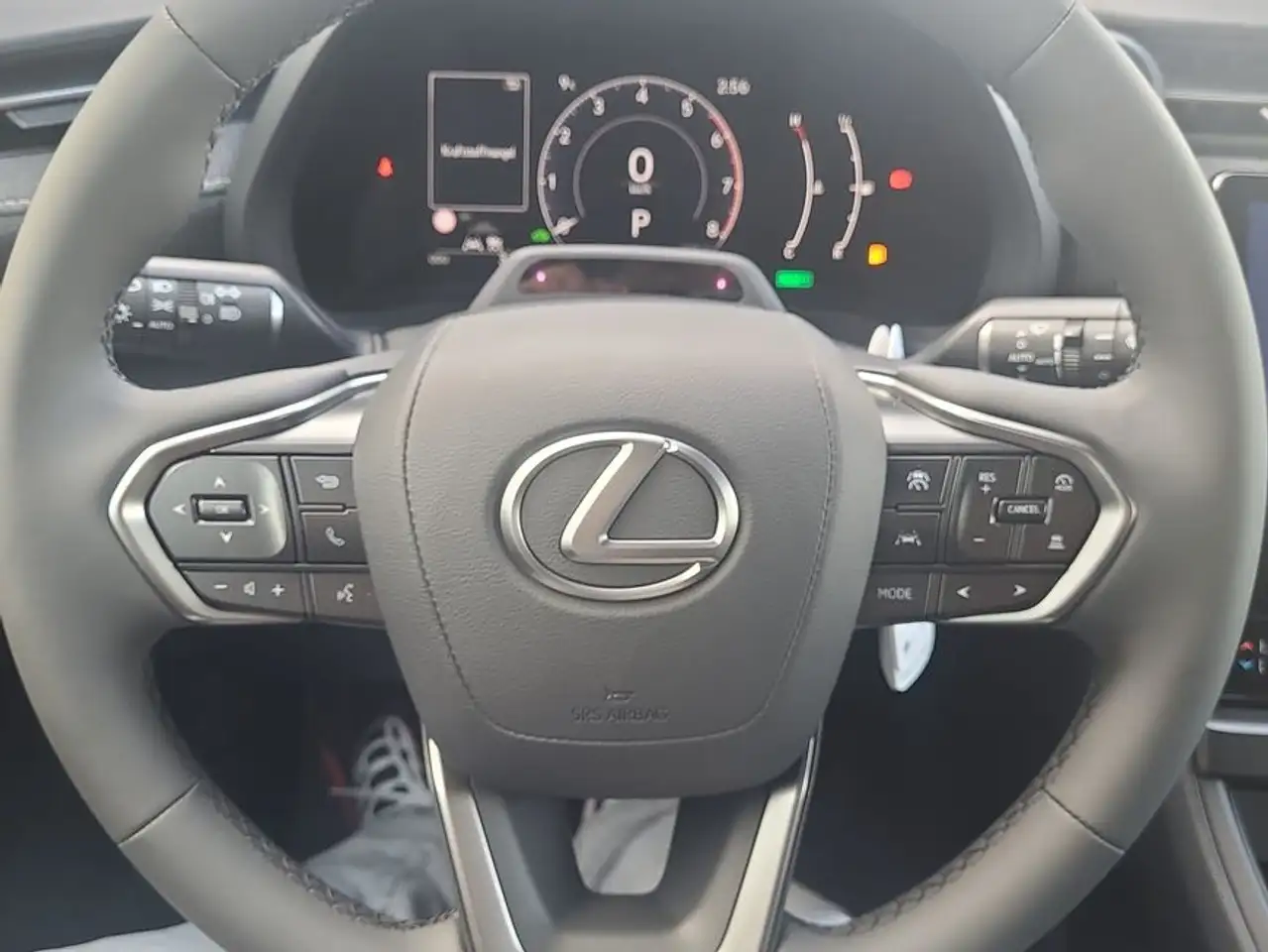 Lexus LBX 11