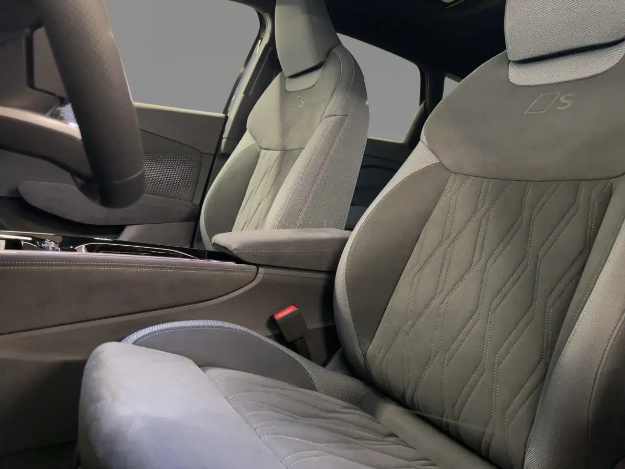 Audi Q3 10