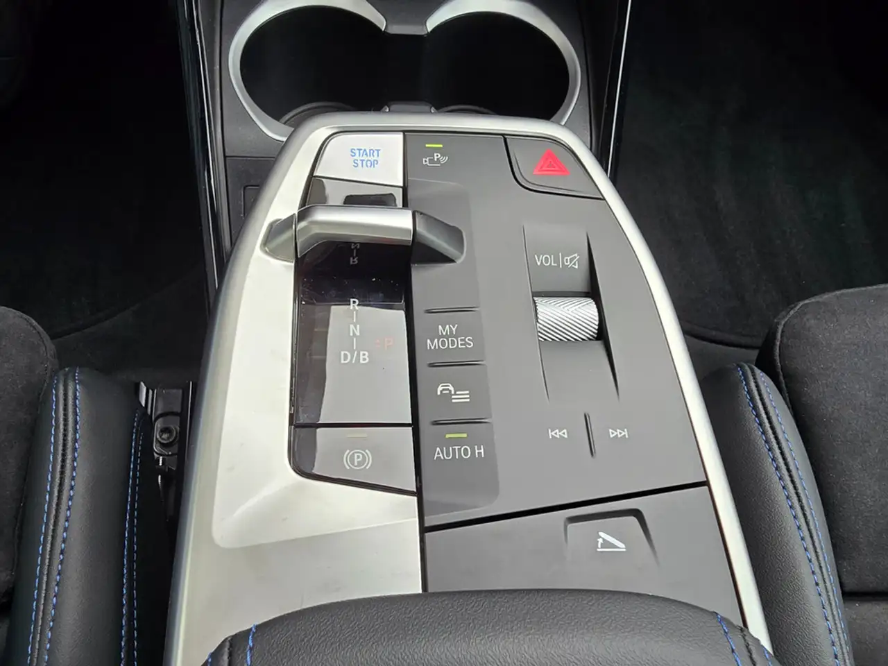 BMW iX1 9