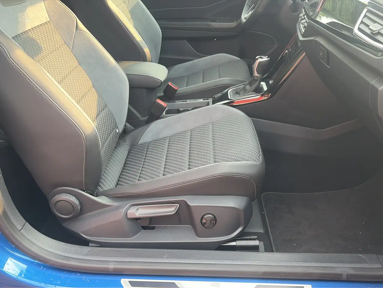 Volkswagen T-Roc 11