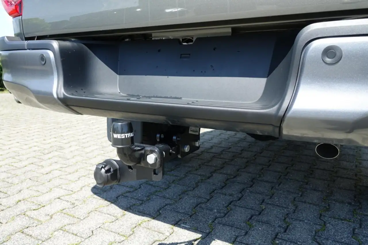 Toyota Hilux 8