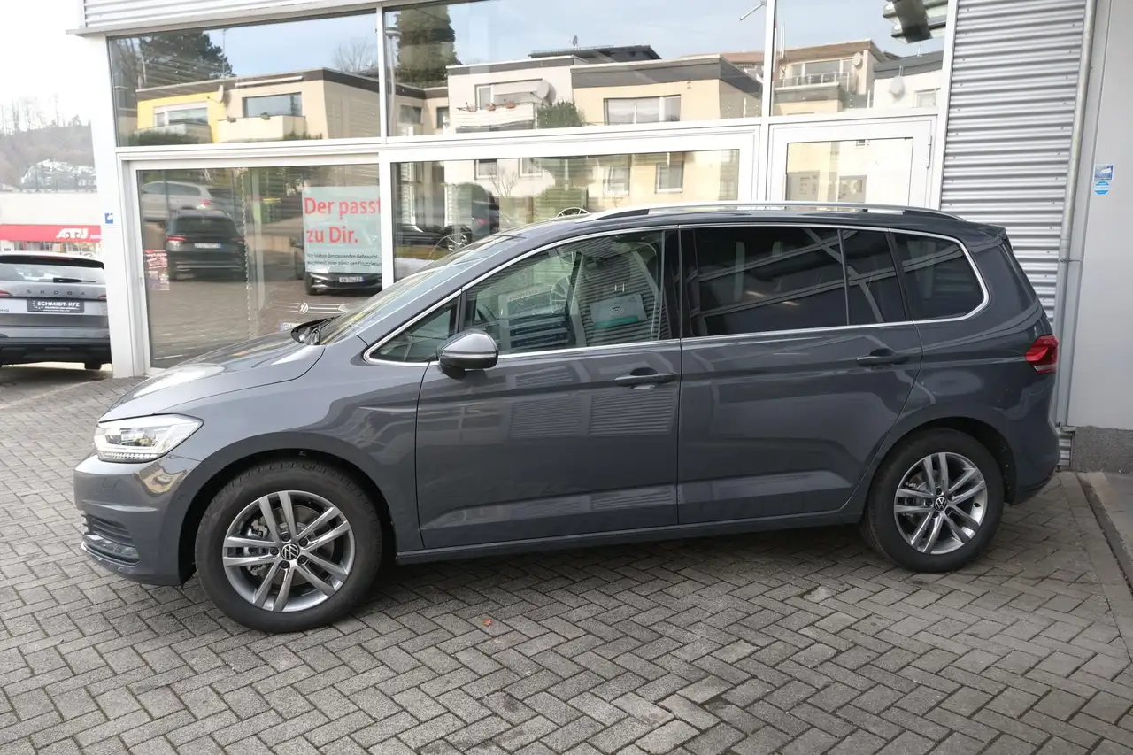 Volkswagen Touran 2
