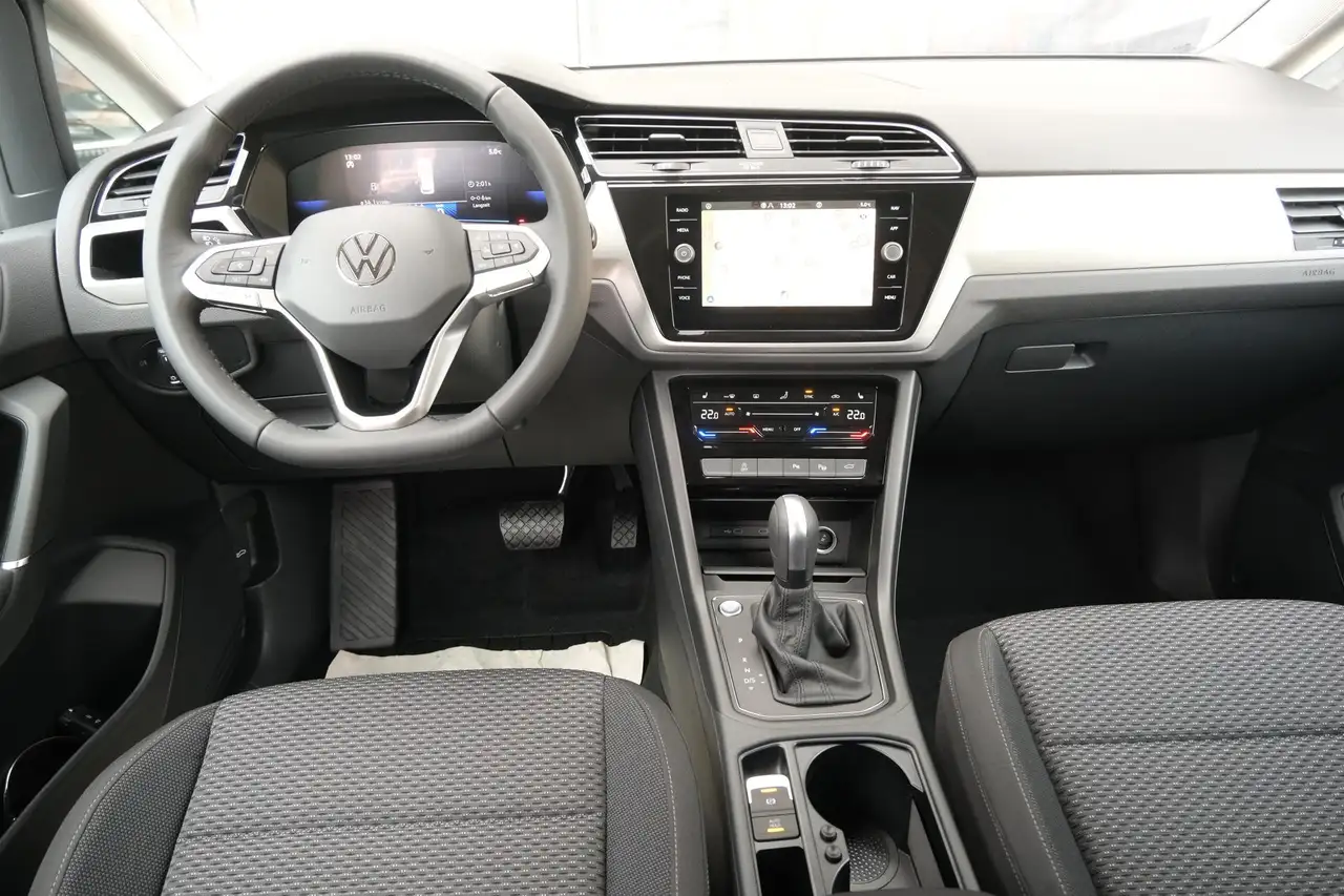 Volkswagen Touran 8