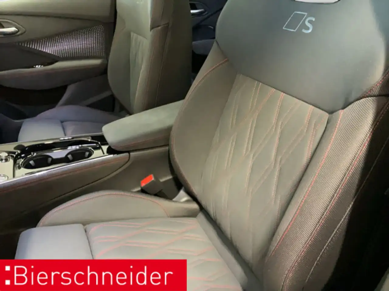Audi Q3 11
