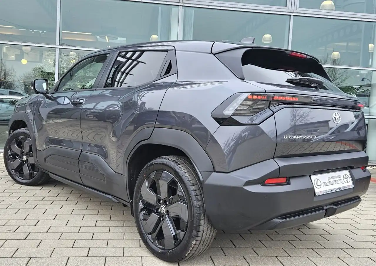 Toyota Urban 6