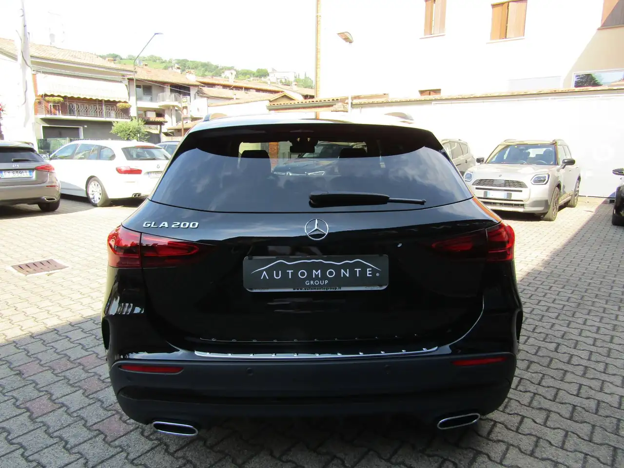 Mercedes-Benz GLA 200 4