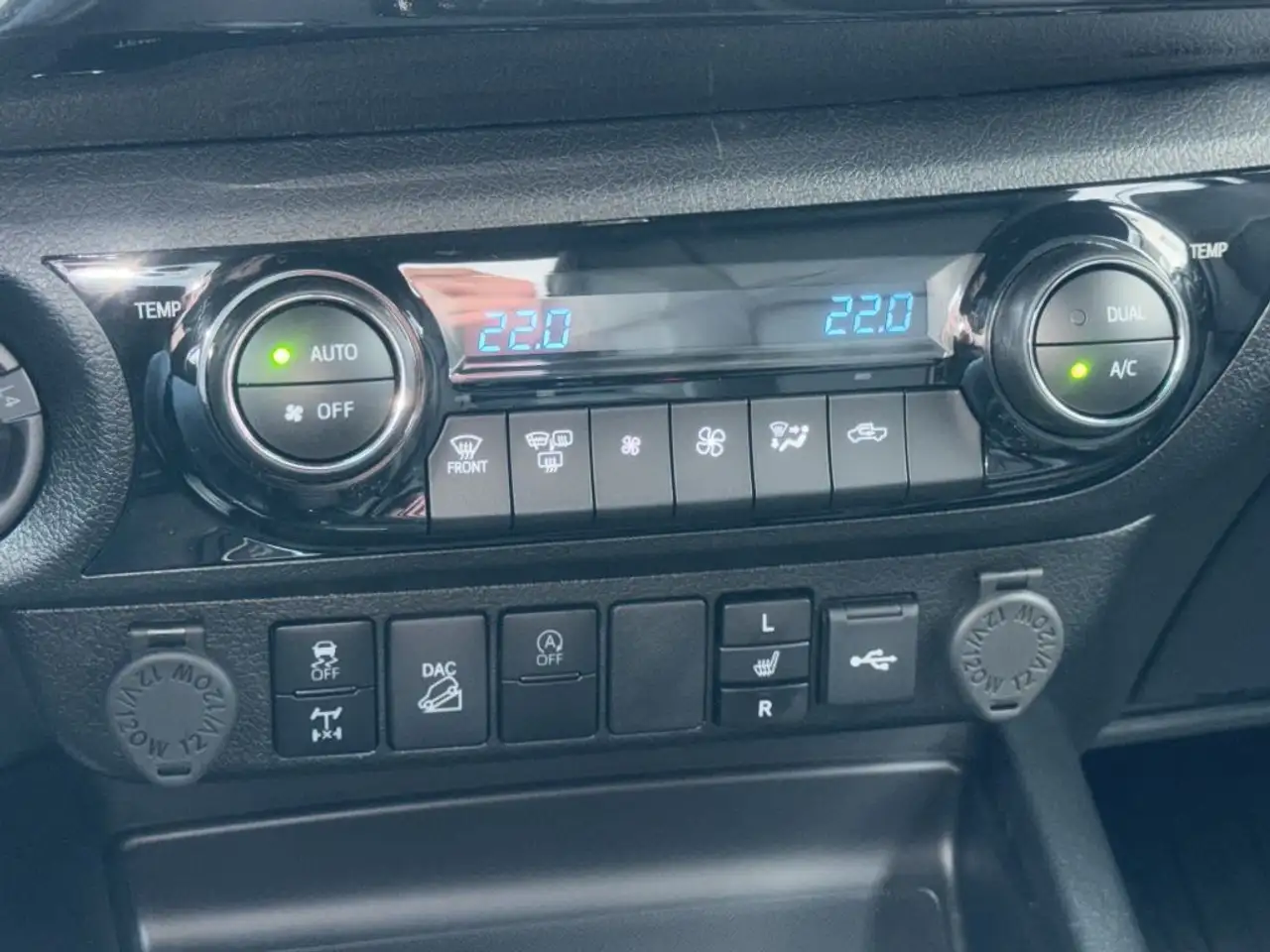 Toyota Hilux 15