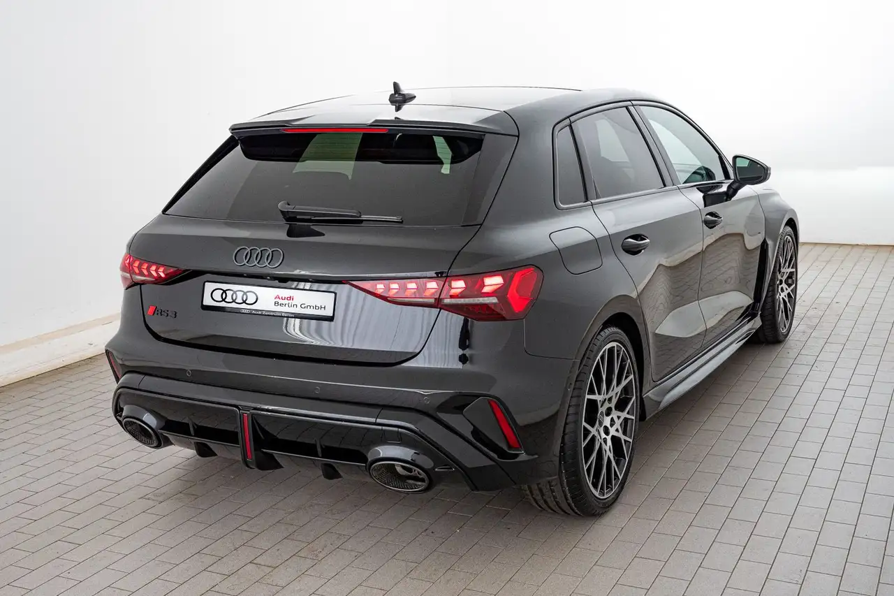 Audi RS3 4