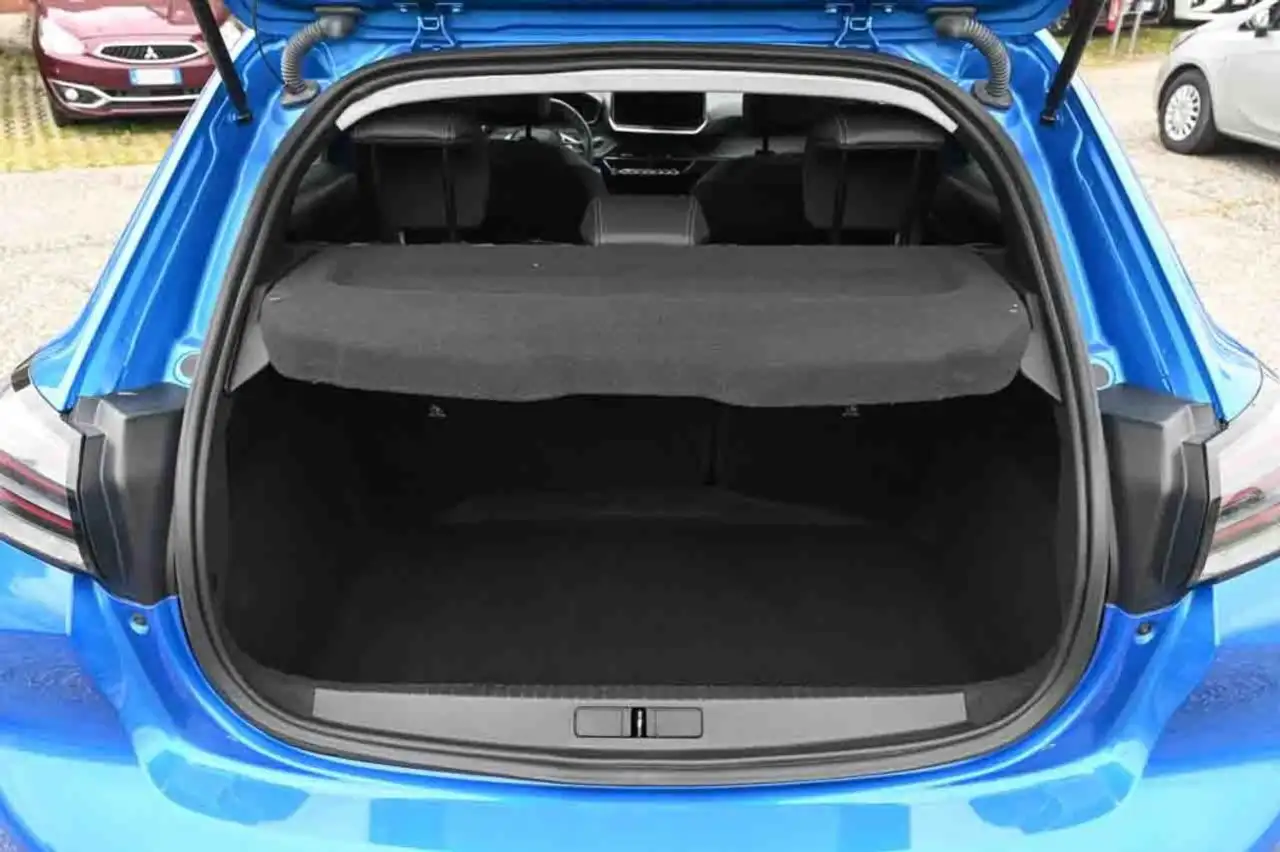Peugeot 208 5